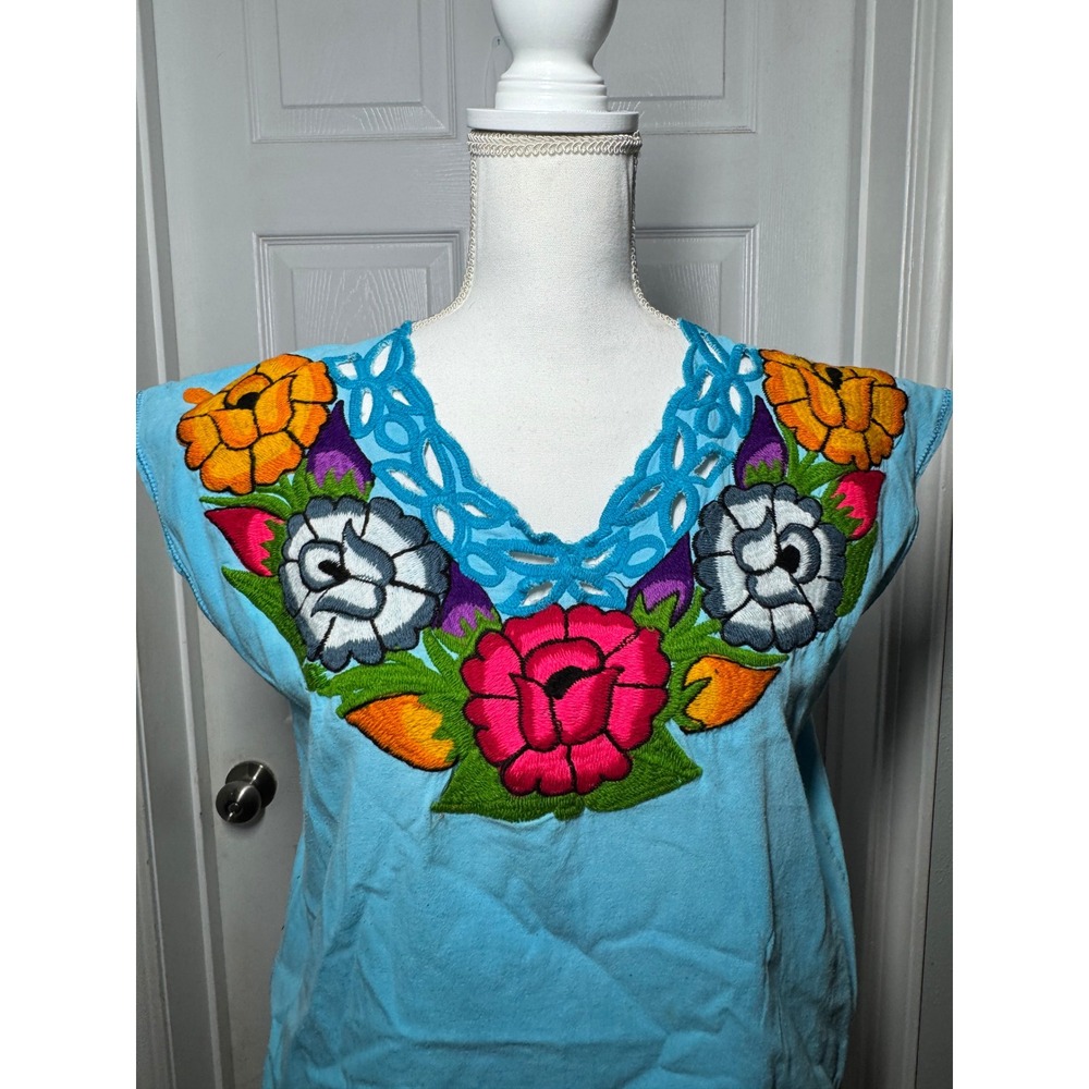 Unbranded Mexican Huipil Floral Embroidered Blouse M Blue Excellent Boho Top - Picture 2 of 4